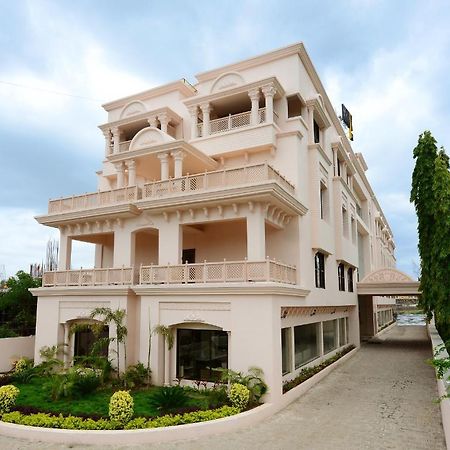 Jc Castle Shirdi Exterior foto