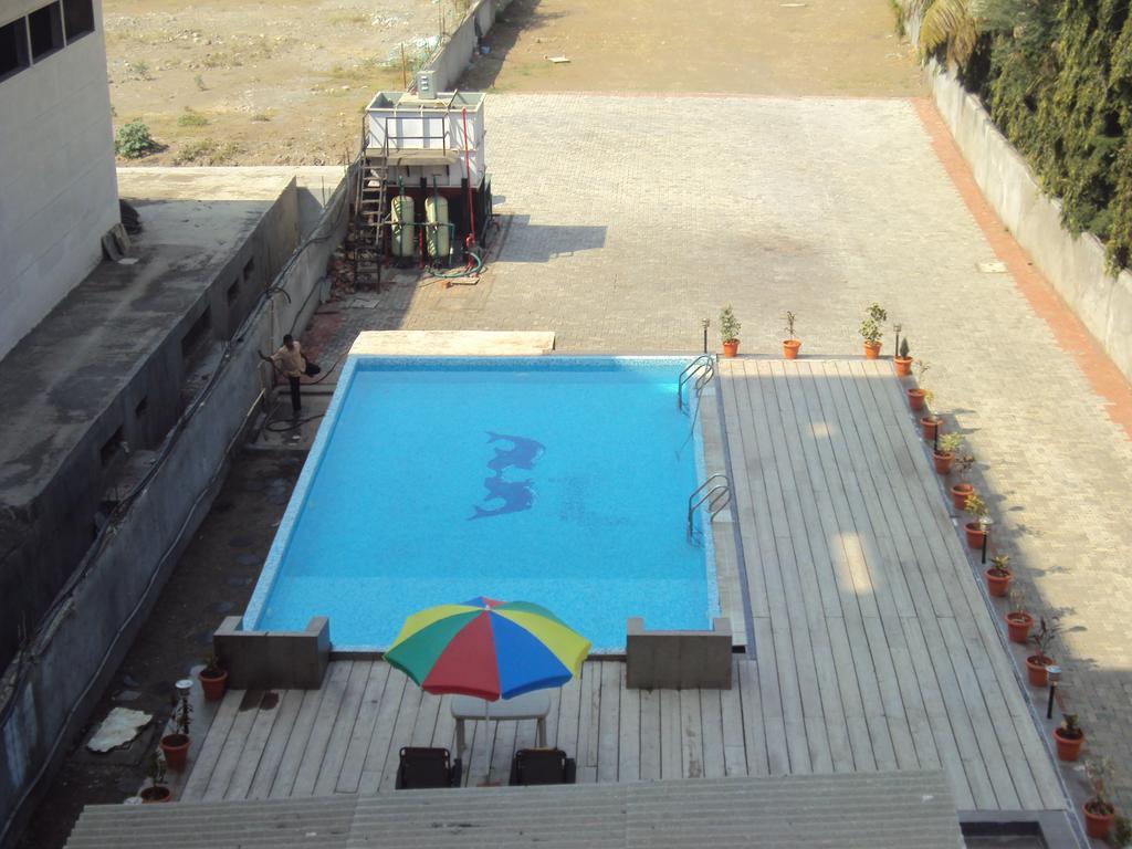 Jc Castle Shirdi Exterior foto